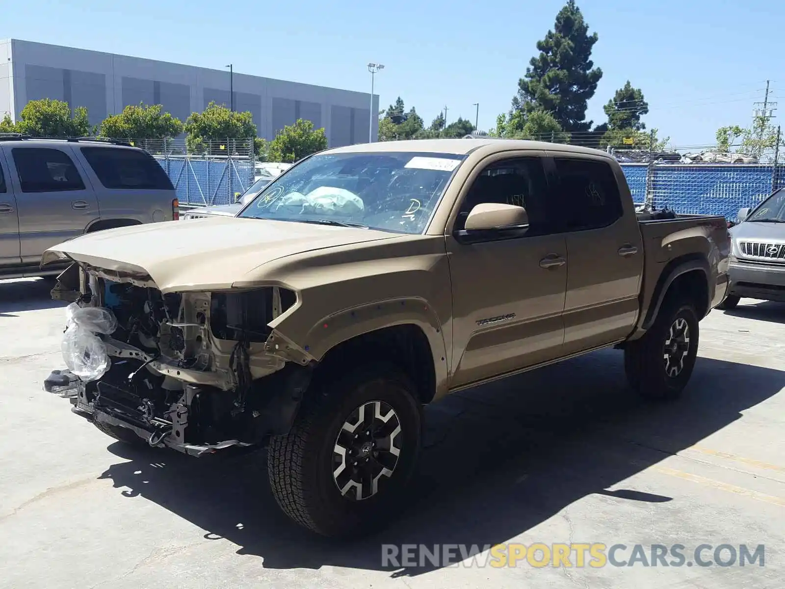 2 Photograph of a damaged car 3TMCZ5AN5LM338702 TOYOTA TACOMA 2020