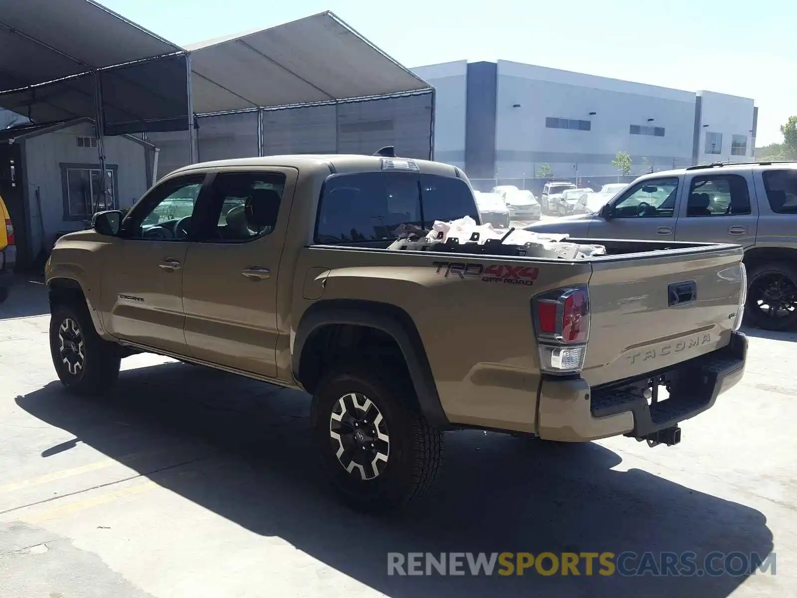 3 Photograph of a damaged car 3TMCZ5AN5LM338702 TOYOTA TACOMA 2020