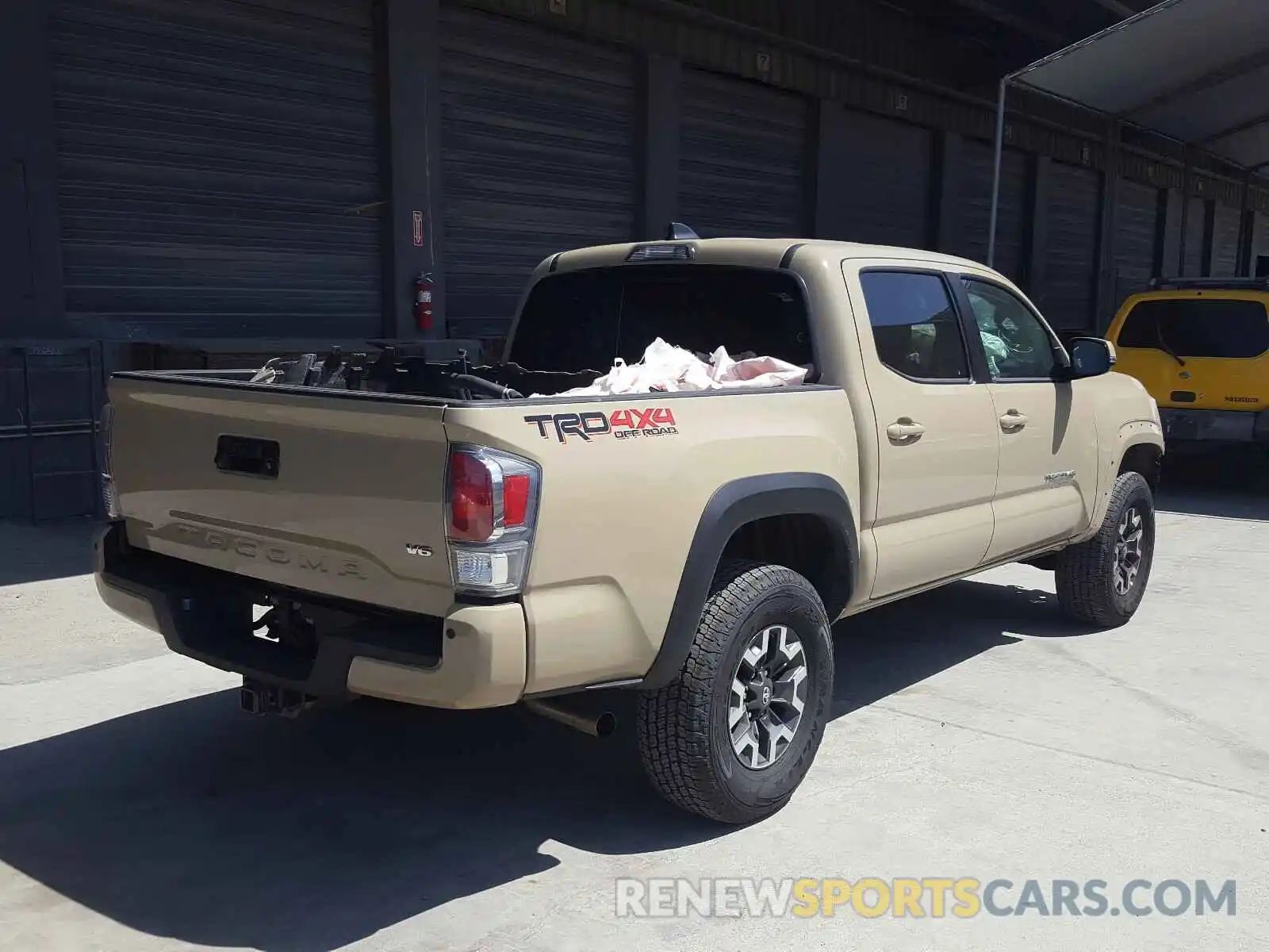 4 Photograph of a damaged car 3TMCZ5AN5LM338702 TOYOTA TACOMA 2020