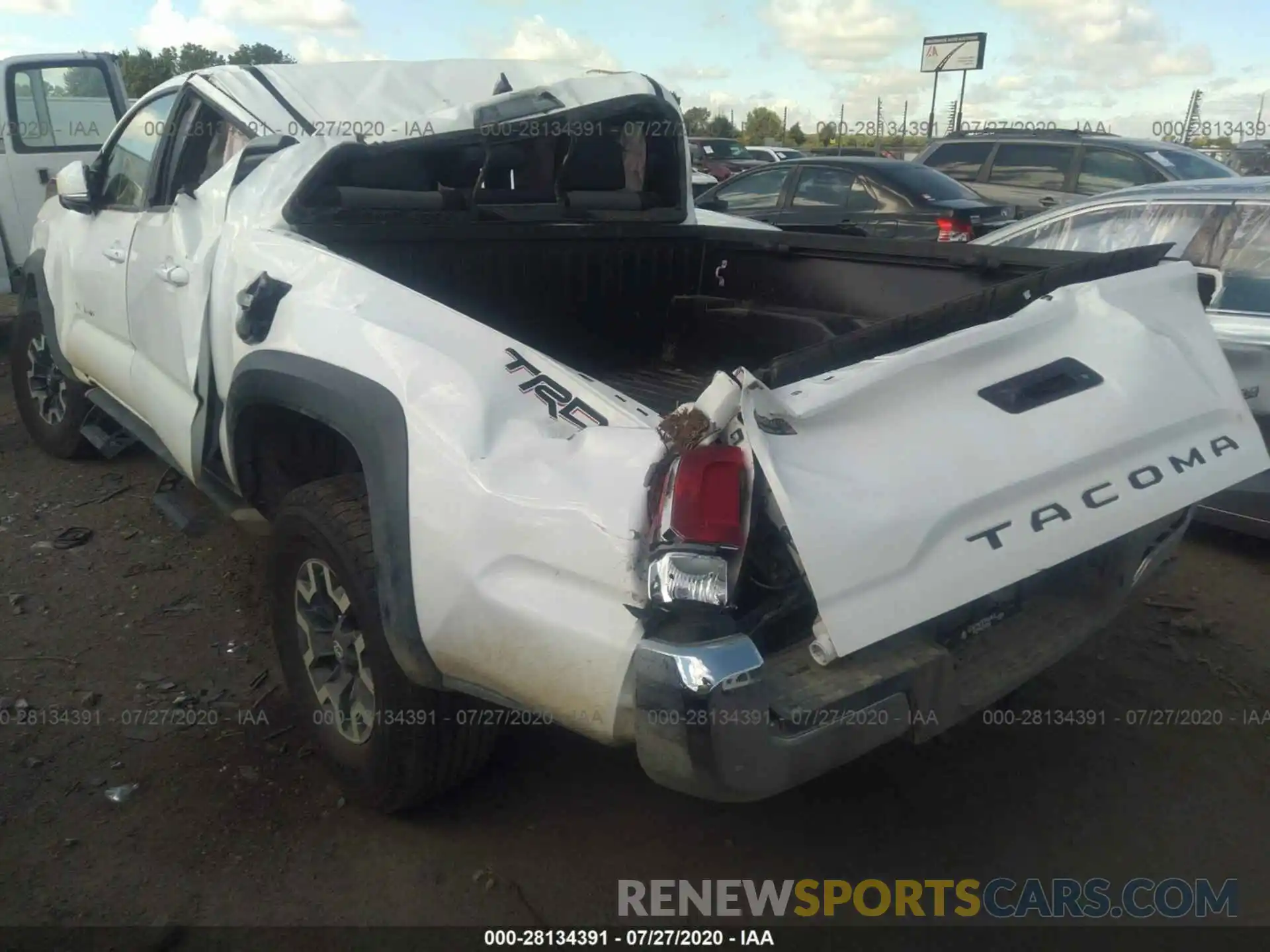 3 Photograph of a damaged car 3TMCZ5AN5LM340899 TOYOTA TACOMA 2020