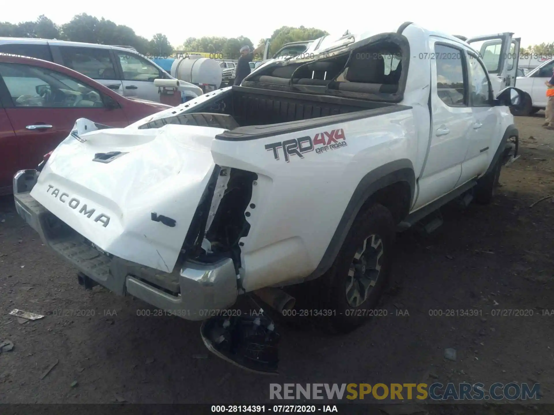 4 Photograph of a damaged car 3TMCZ5AN5LM340899 TOYOTA TACOMA 2020