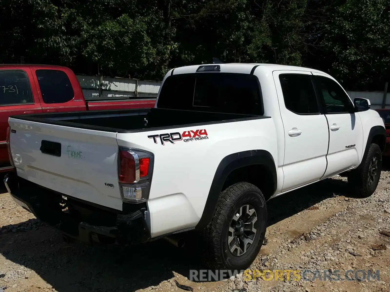 4 Photograph of a damaged car 3TMCZ5AN5LM348145 TOYOTA TACOMA 2020