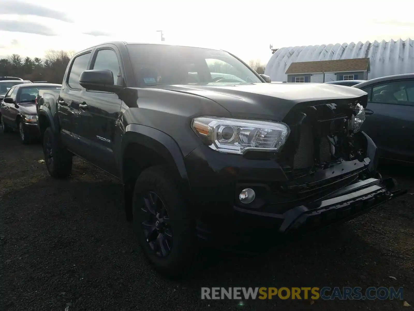 1 Photograph of a damaged car 3TMCZ5AN5LM348453 TOYOTA TACOMA 2020