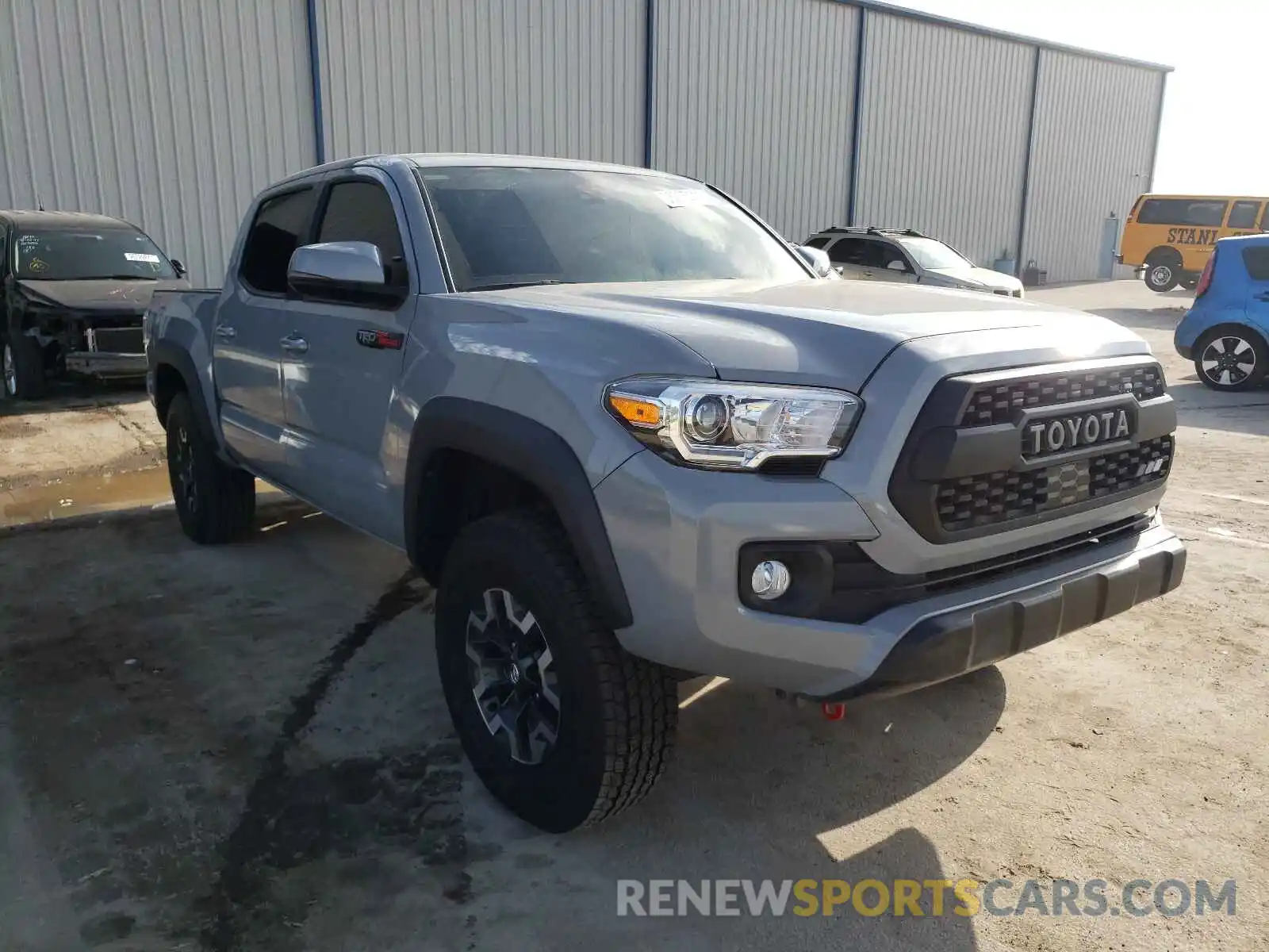 1 Photograph of a damaged car 3TMCZ5AN5LM348582 TOYOTA TACOMA 2020