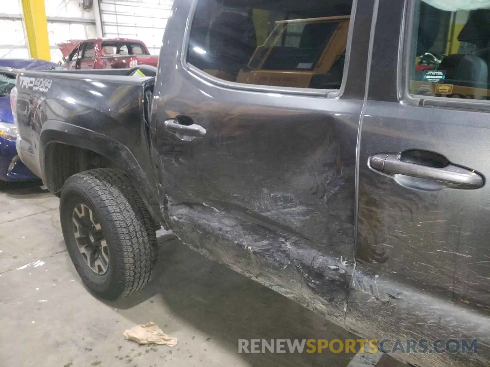 9 Photograph of a damaged car 3TMCZ5AN5LM348985 TOYOTA TACOMA 2020