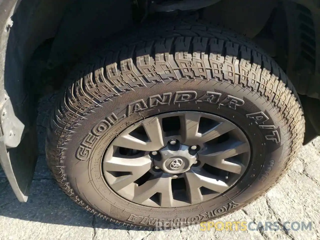 9 Photograph of a damaged car 3TMCZ5AN5LM355340 TOYOTA TACOMA 2020