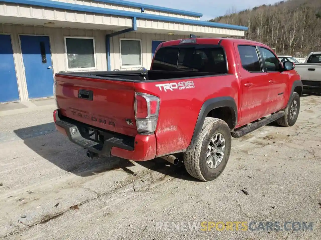 4 Photograph of a damaged car 3TMCZ5AN5LM359534 TOYOTA TACOMA 2020