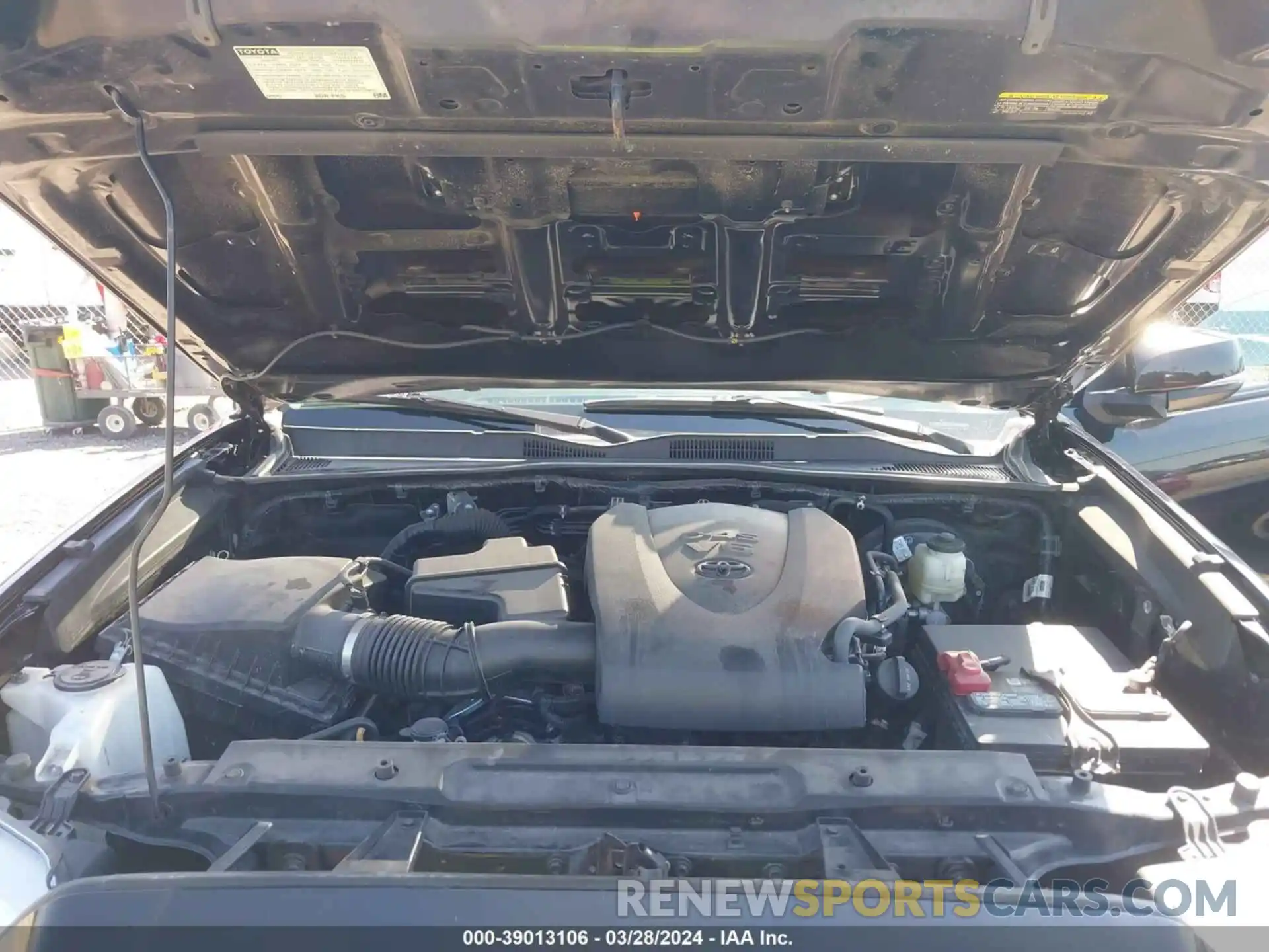 10 Photograph of a damaged car 3TMCZ5AN5LM360828 TOYOTA TACOMA 2020