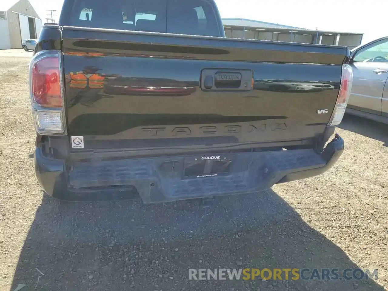 9 Photograph of a damaged car 3TMCZ5AN5LM364135 TOYOTA TACOMA 2020