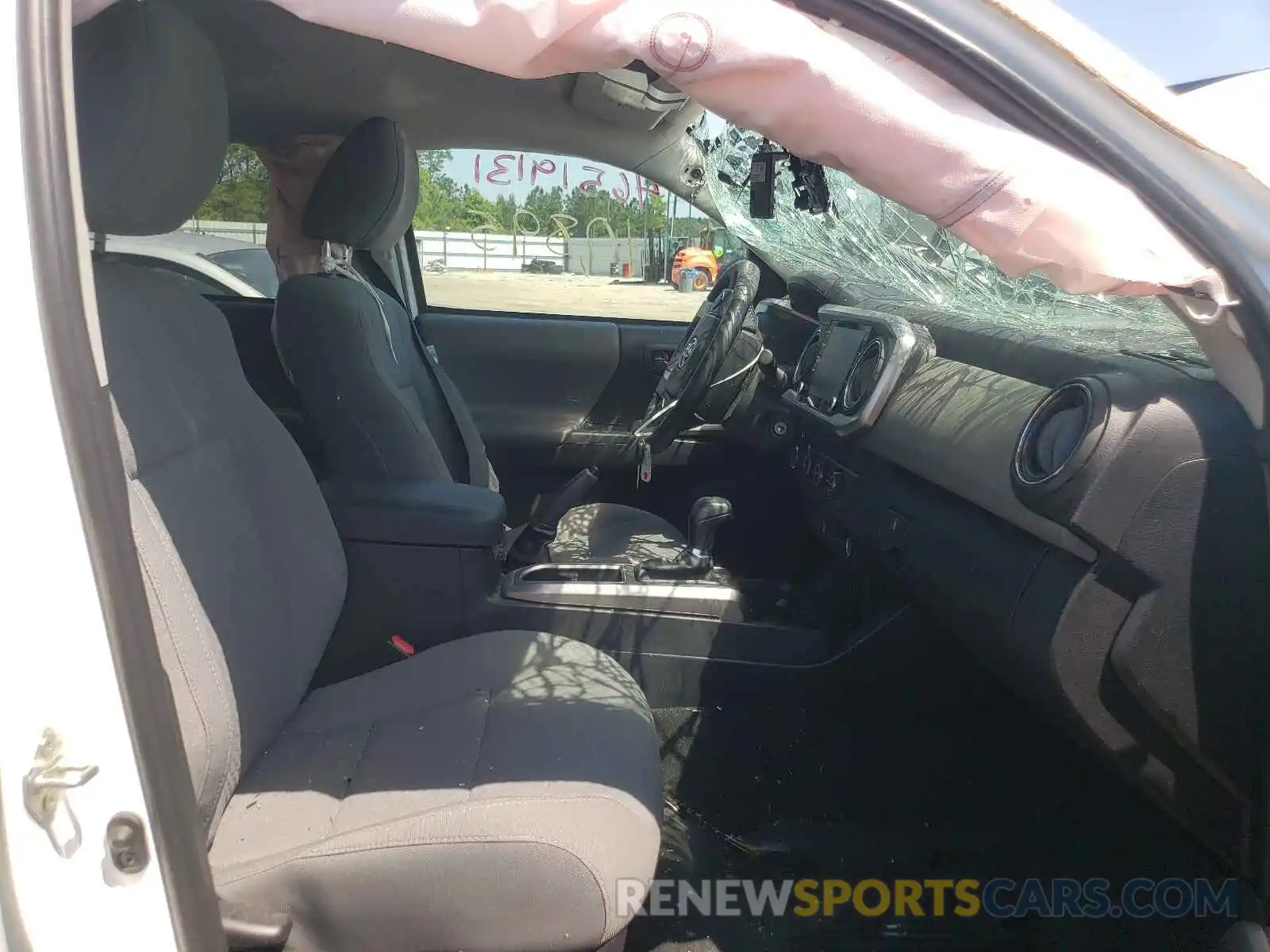 5 Photograph of a damaged car 3TMCZ5AN5LM365656 TOYOTA TACOMA 2020