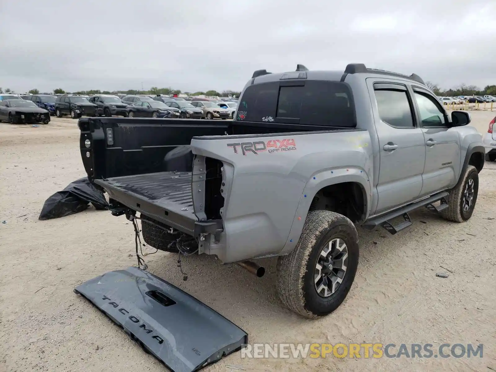 4 Photograph of a damaged car 3TMCZ5AN5LM367326 TOYOTA TACOMA 2020