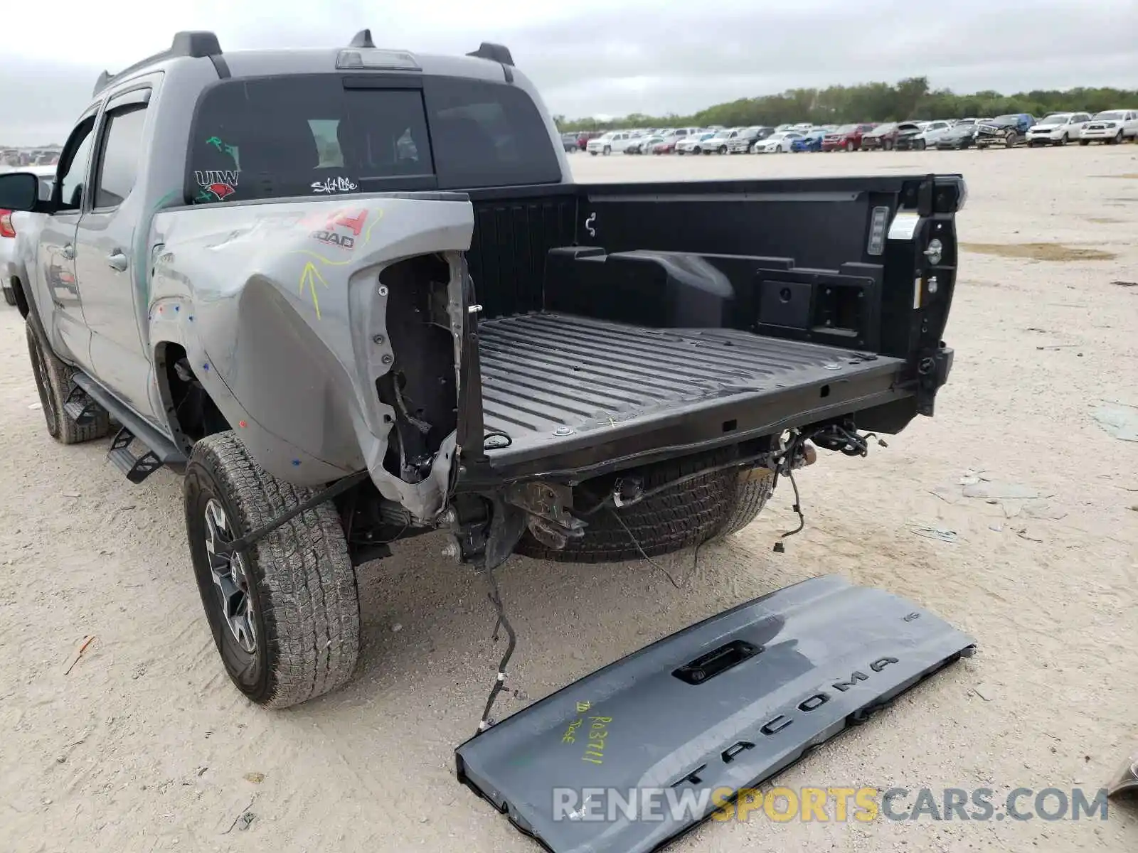 9 Photograph of a damaged car 3TMCZ5AN5LM367326 TOYOTA TACOMA 2020