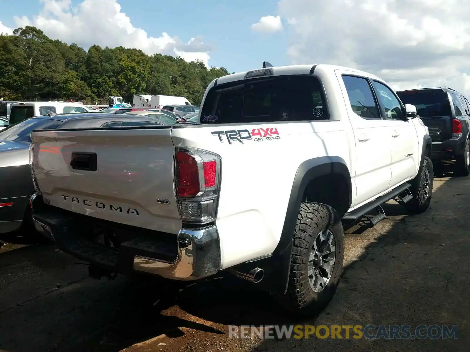 4 Photograph of a damaged car 3TMCZ5AN6LM288537 TOYOTA TACOMA 2020