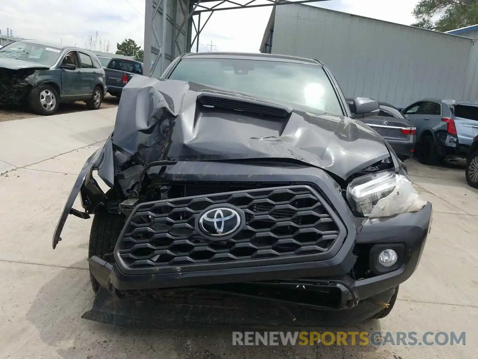 9 Photograph of a damaged car 3TMCZ5AN6LM289252 TOYOTA TACOMA 2020