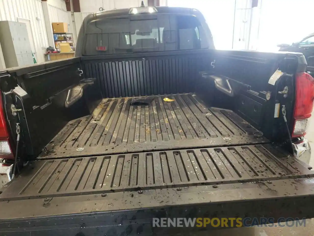 9 Photograph of a damaged car 3TMCZ5AN6LM291549 TOYOTA TACOMA 2020