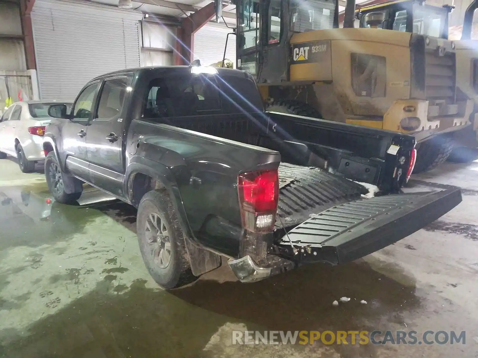 3 Photograph of a damaged car 3TMCZ5AN6LM292037 TOYOTA TACOMA 2020