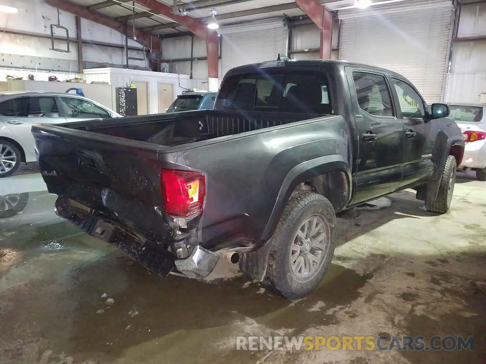 4 Photograph of a damaged car 3TMCZ5AN6LM292037 TOYOTA TACOMA 2020