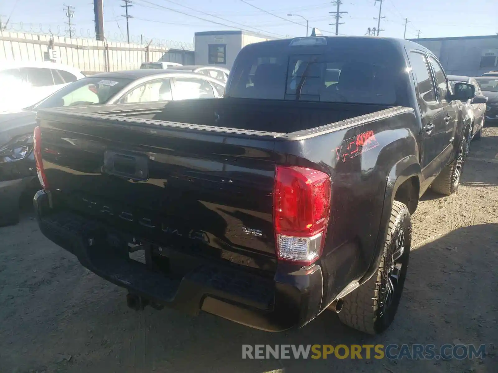 4 Photograph of a damaged car 3TMCZ5AN6LM295407 TOYOTA TACOMA 2020