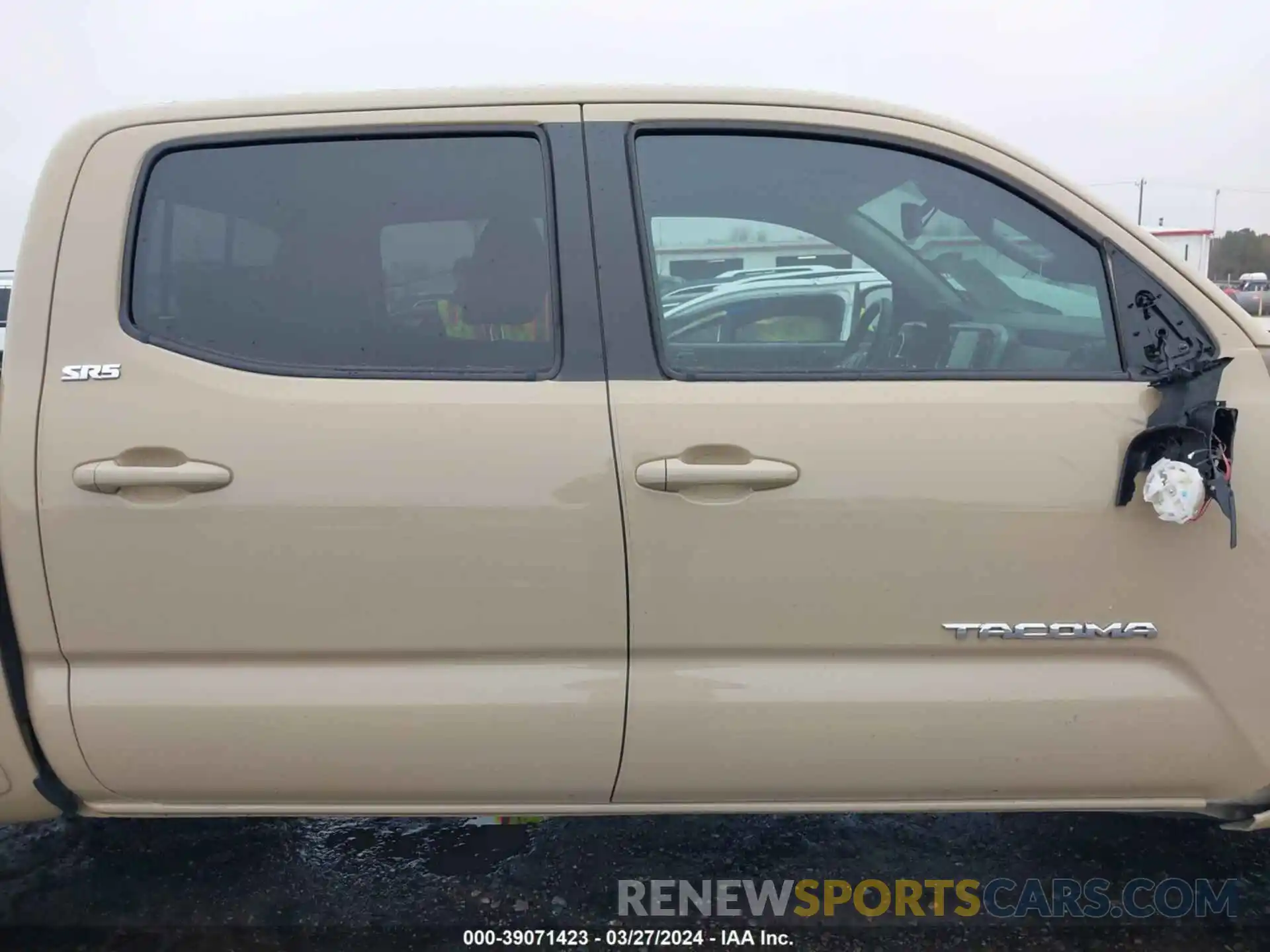 13 Photograph of a damaged car 3TMCZ5AN6LM300072 TOYOTA TACOMA 2020