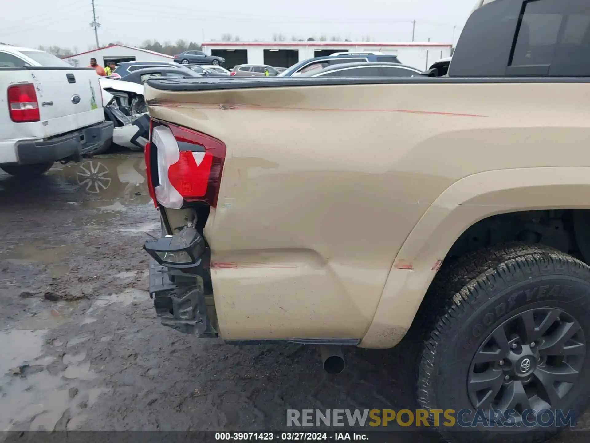 19 Photograph of a damaged car 3TMCZ5AN6LM300072 TOYOTA TACOMA 2020