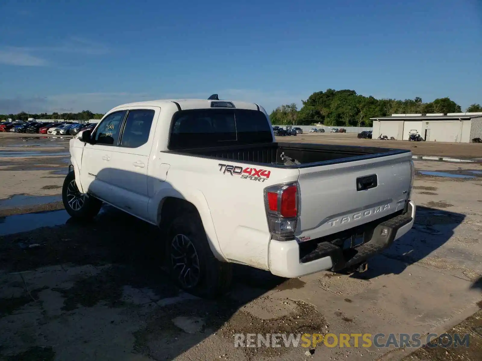 3 Photograph of a damaged car 3TMCZ5AN6LM311363 TOYOTA TACOMA 2020