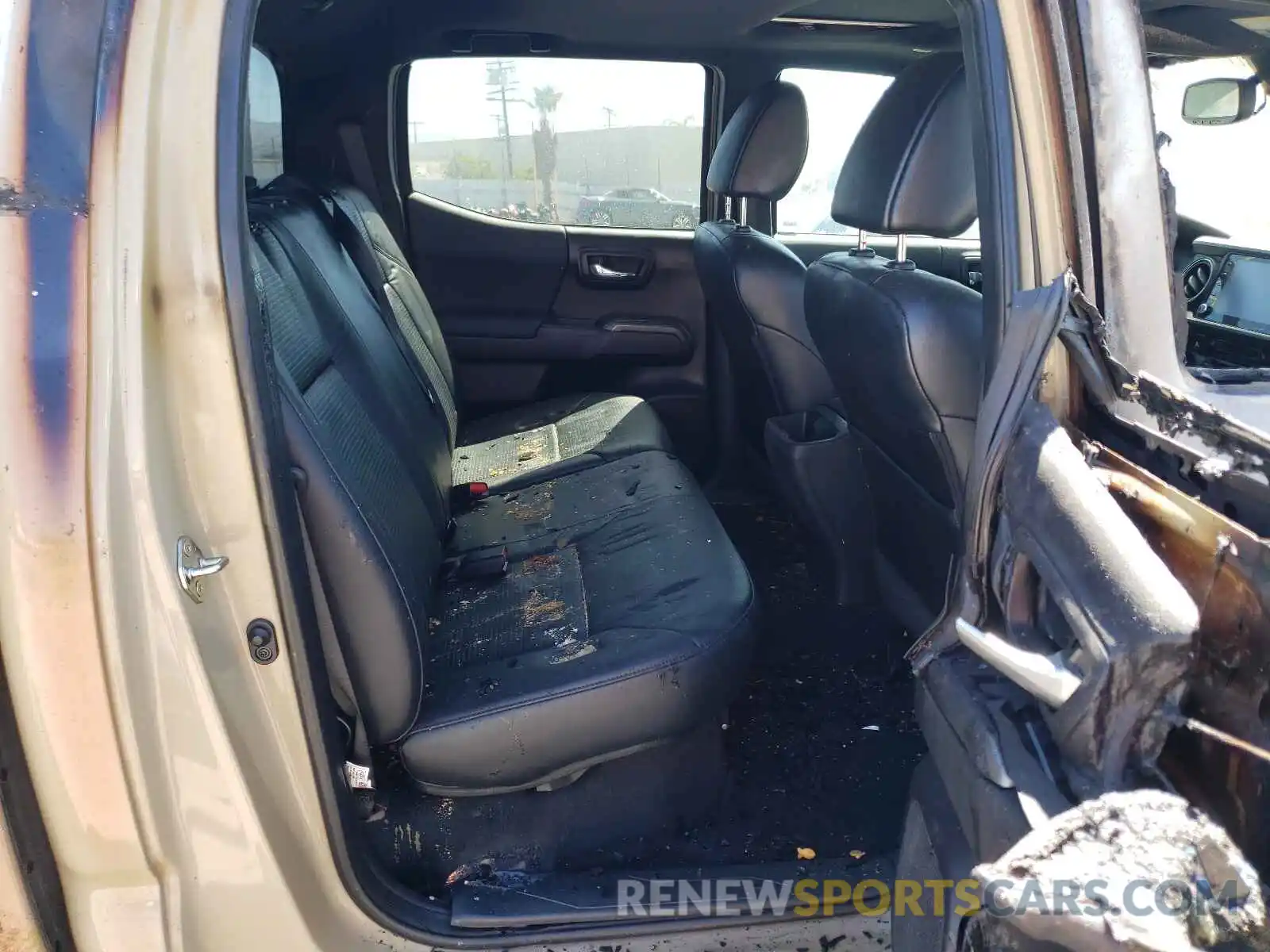 6 Photograph of a damaged car 3TMCZ5AN6LM314893 TOYOTA TACOMA 2020