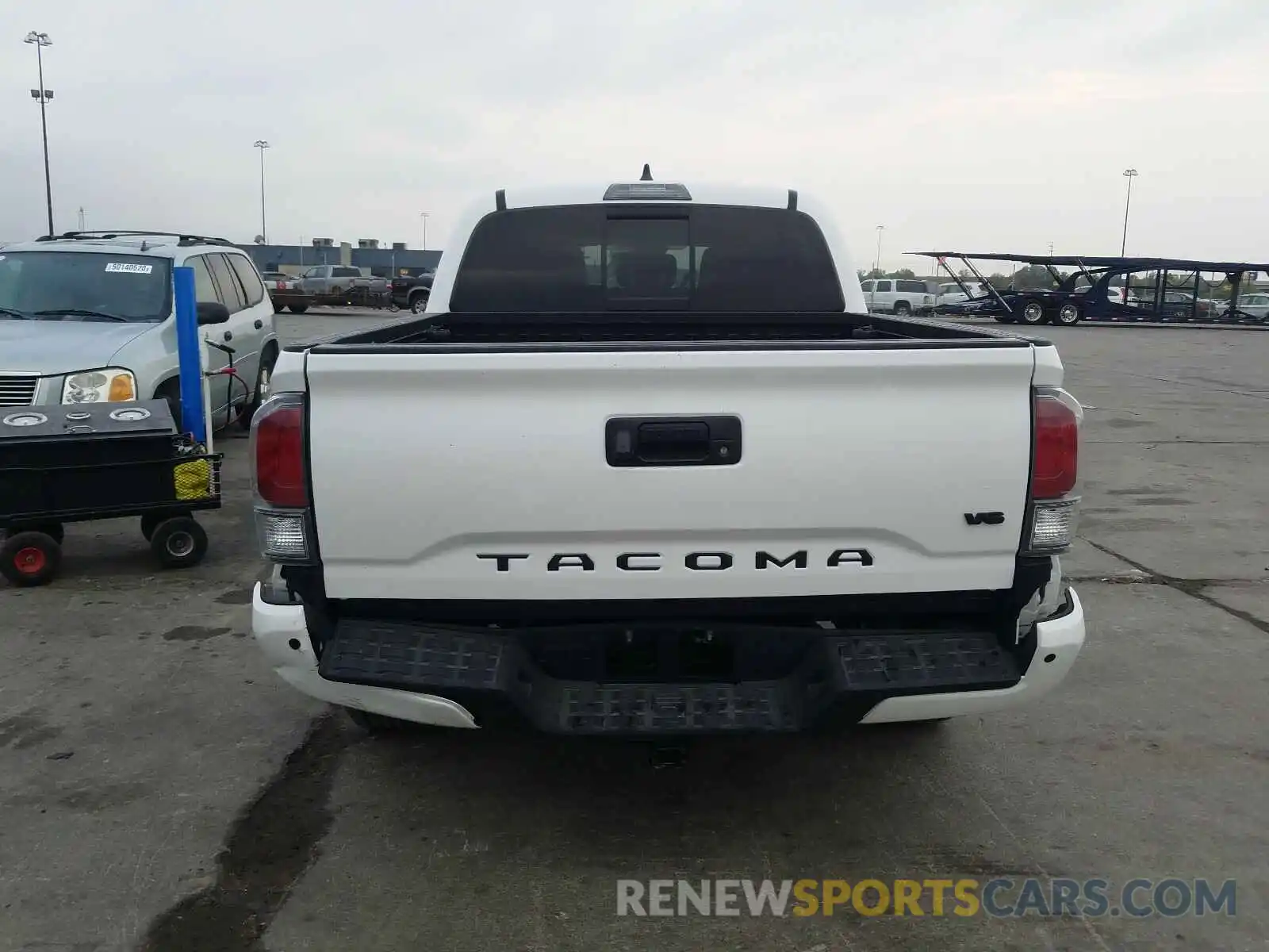 6 Photograph of a damaged car 3TMCZ5AN6LM315848 TOYOTA TACOMA 2020