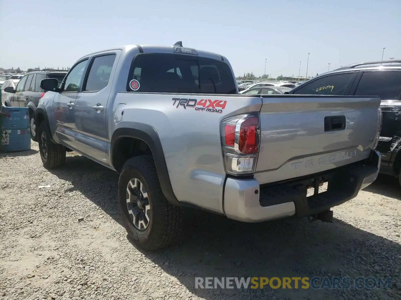 3 Photograph of a damaged car 3TMCZ5AN6LM318913 TOYOTA TACOMA 2020