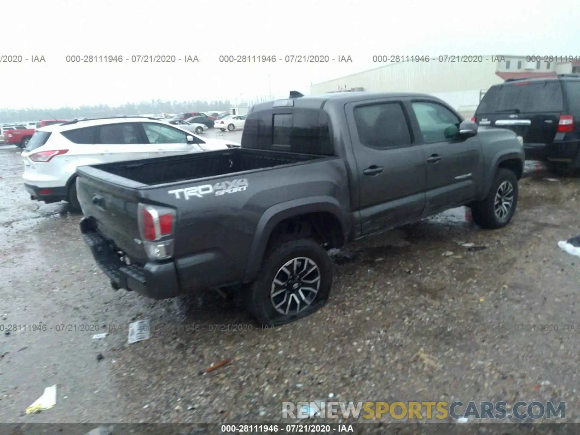 4 Photograph of a damaged car 3TMCZ5AN6LM320189 TOYOTA TACOMA 2020