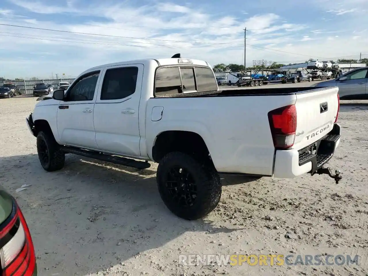 2 Photograph of a damaged car 3TMCZ5AN6LM320452 TOYOTA TACOMA 2020