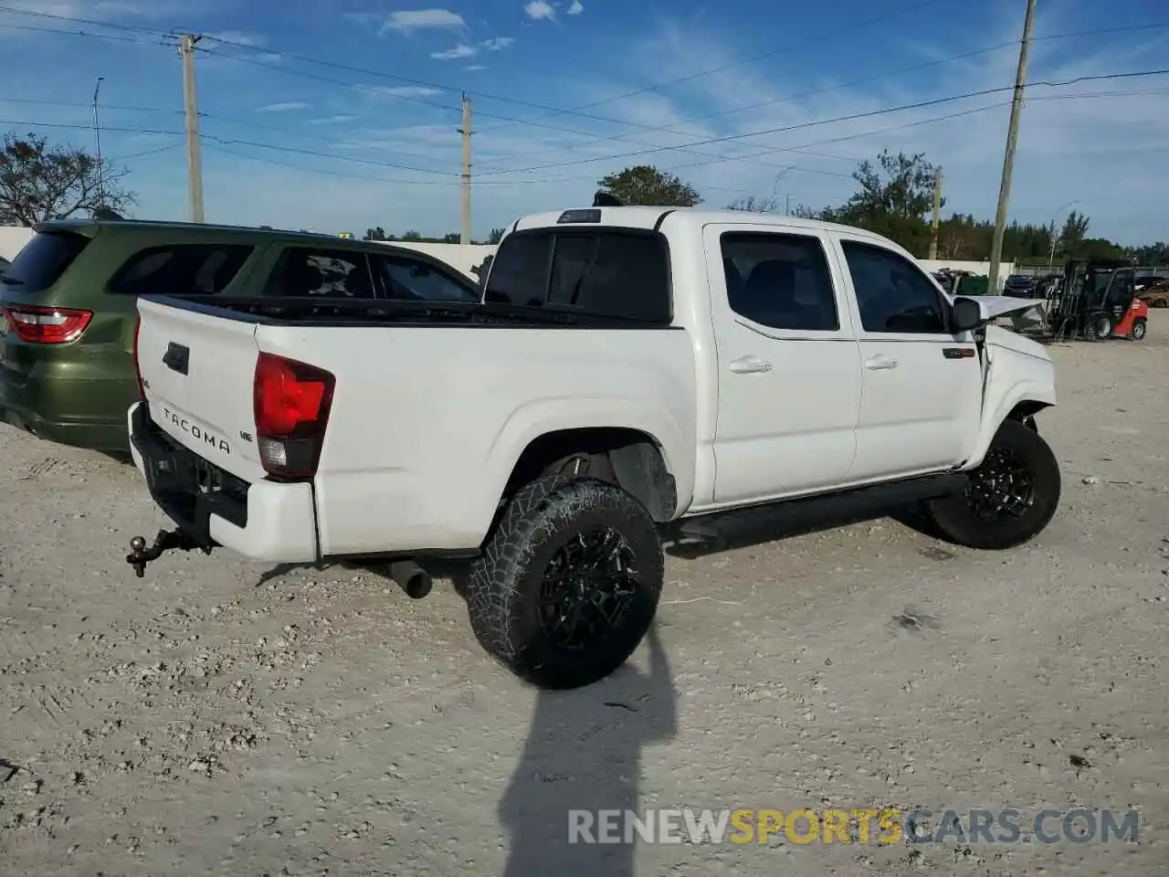 3 Photograph of a damaged car 3TMCZ5AN6LM320452 TOYOTA TACOMA 2020