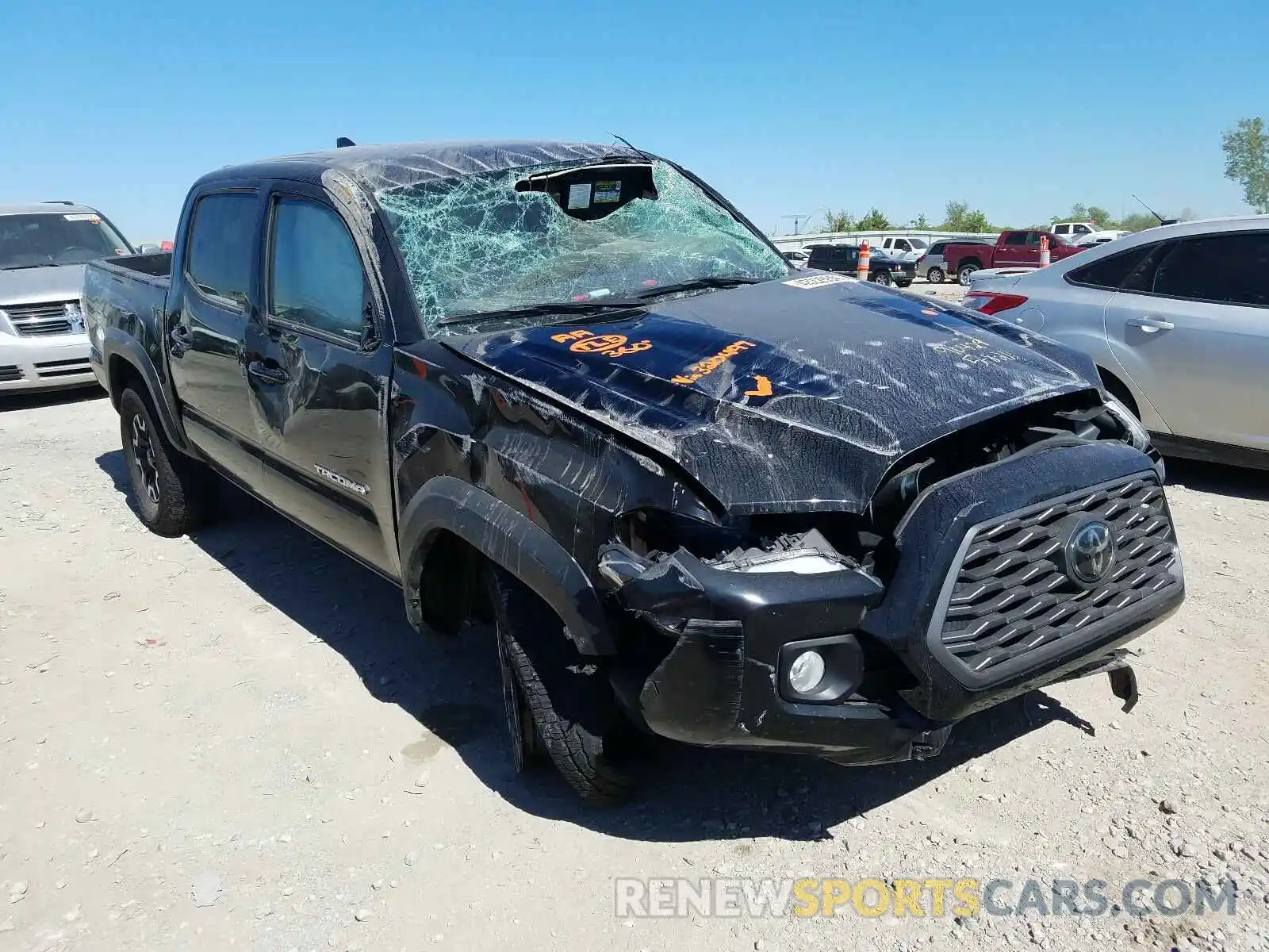 1 Photograph of a damaged car 3TMCZ5AN6LM320497 TOYOTA TACOMA 2020