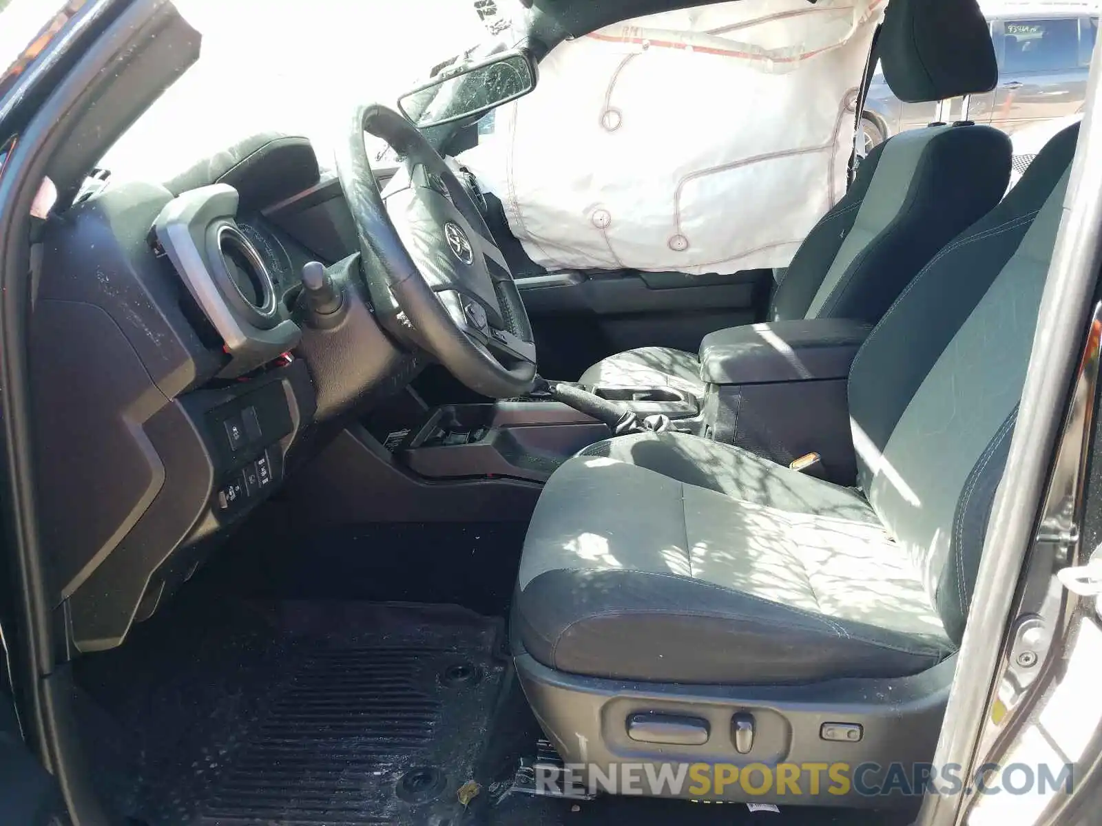 5 Photograph of a damaged car 3TMCZ5AN6LM320497 TOYOTA TACOMA 2020