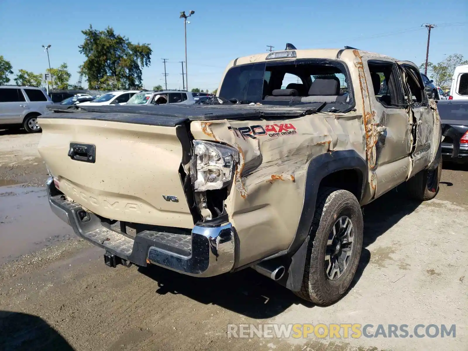 4 Photograph of a damaged car 3TMCZ5AN6LM321388 TOYOTA TACOMA 2020