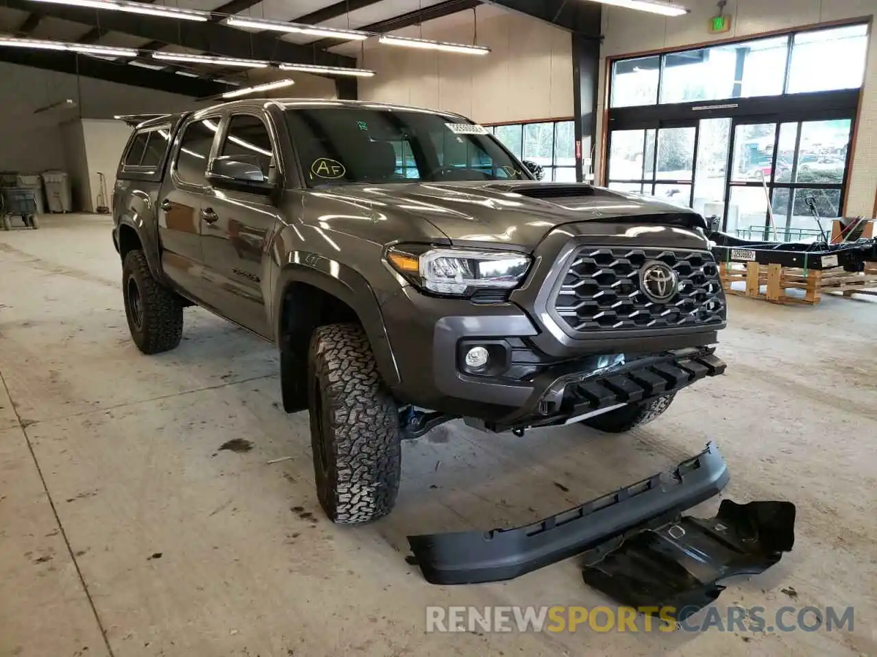 1 Photograph of a damaged car 3TMCZ5AN6LM322847 TOYOTA TACOMA 2020