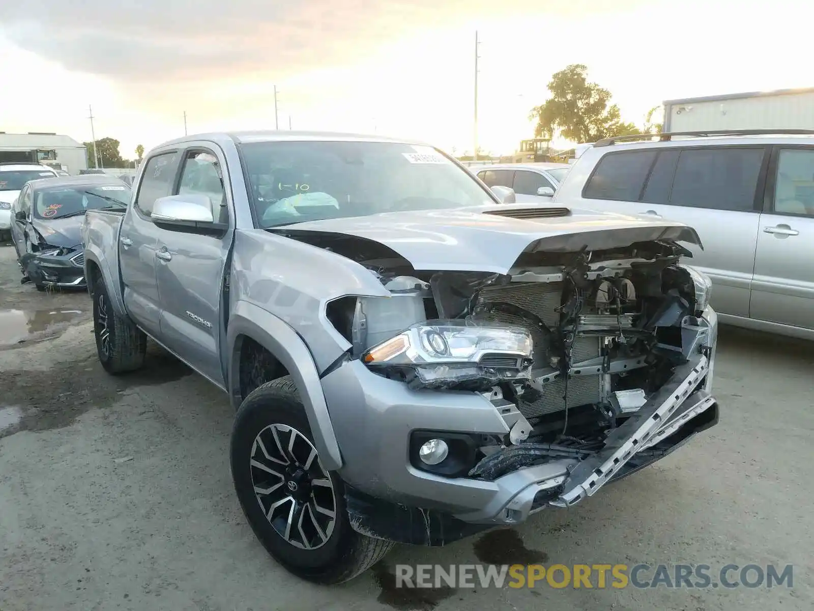 1 Photograph of a damaged car 3TMCZ5AN6LM323366 TOYOTA TACOMA 2020