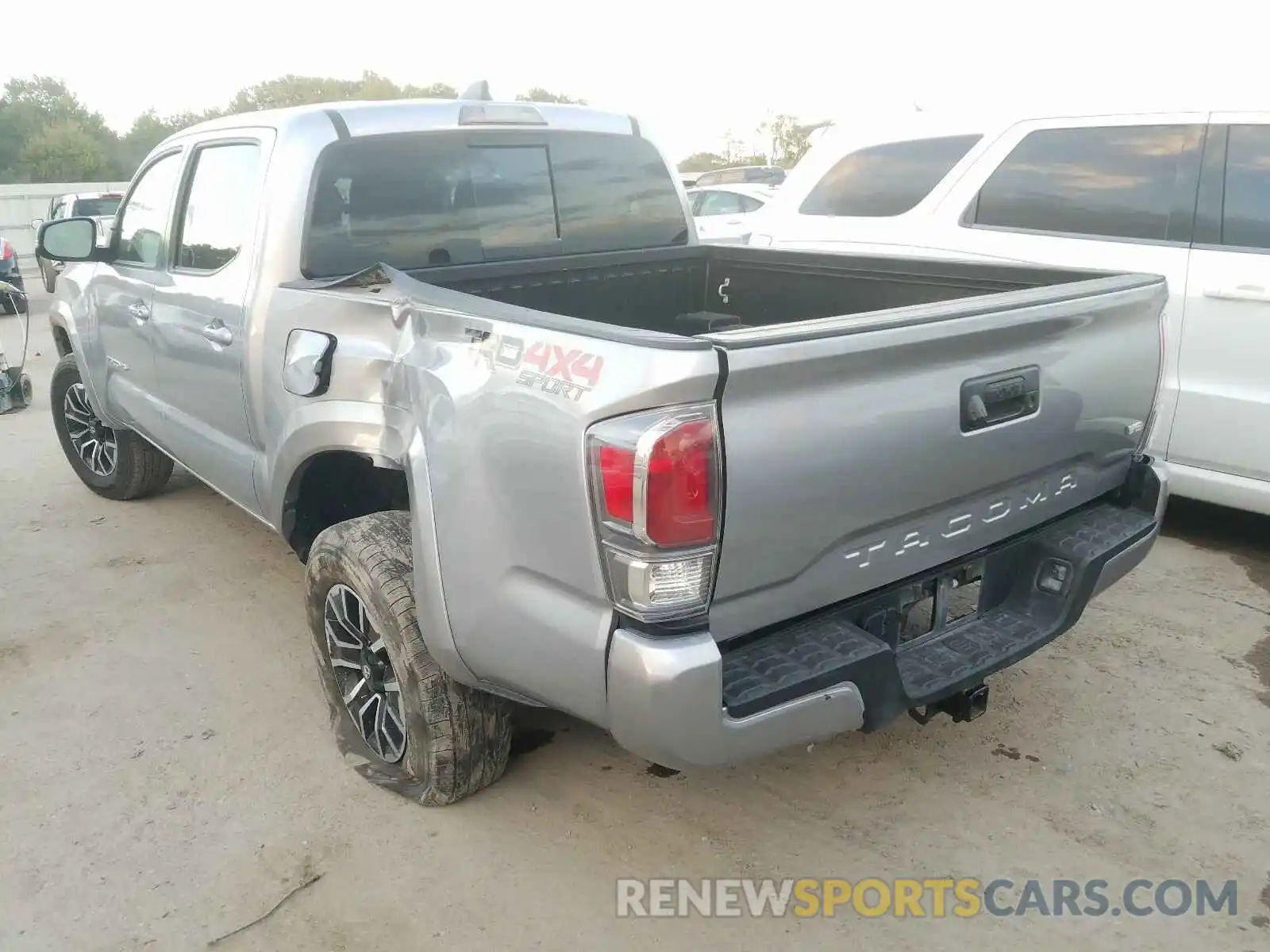 3 Photograph of a damaged car 3TMCZ5AN6LM323366 TOYOTA TACOMA 2020