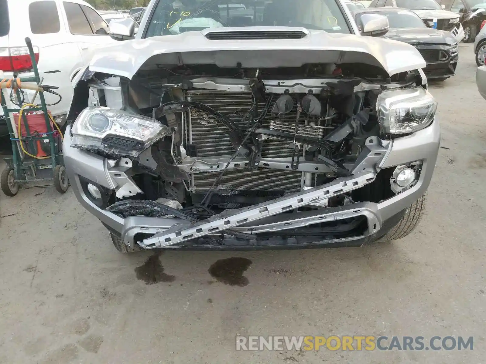 9 Photograph of a damaged car 3TMCZ5AN6LM323366 TOYOTA TACOMA 2020