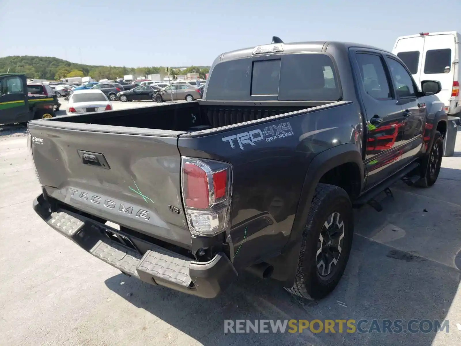 4 Photograph of a damaged car 3TMCZ5AN6LM325327 TOYOTA TACOMA 2020