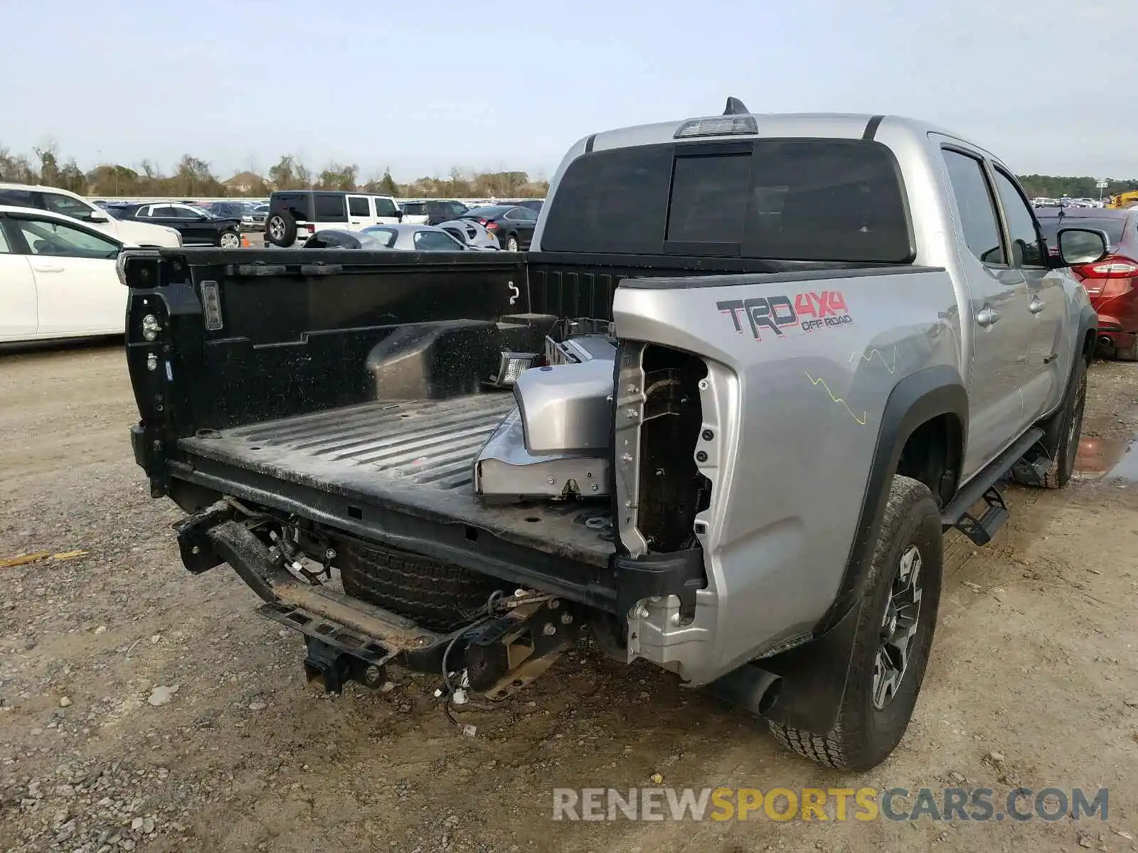 4 Photograph of a damaged car 3TMCZ5AN6LM331001 TOYOTA TACOMA 2020