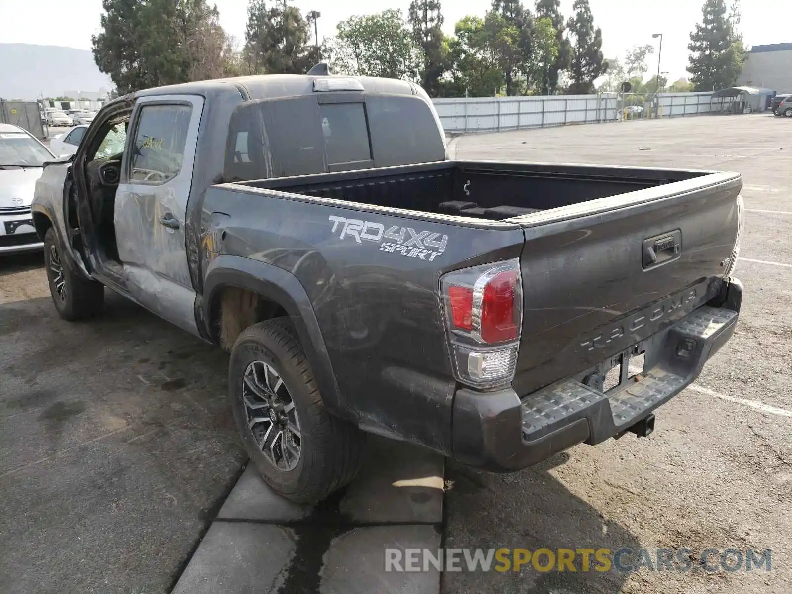 3 Photograph of a damaged car 3TMCZ5AN6LM331337 TOYOTA TACOMA 2020