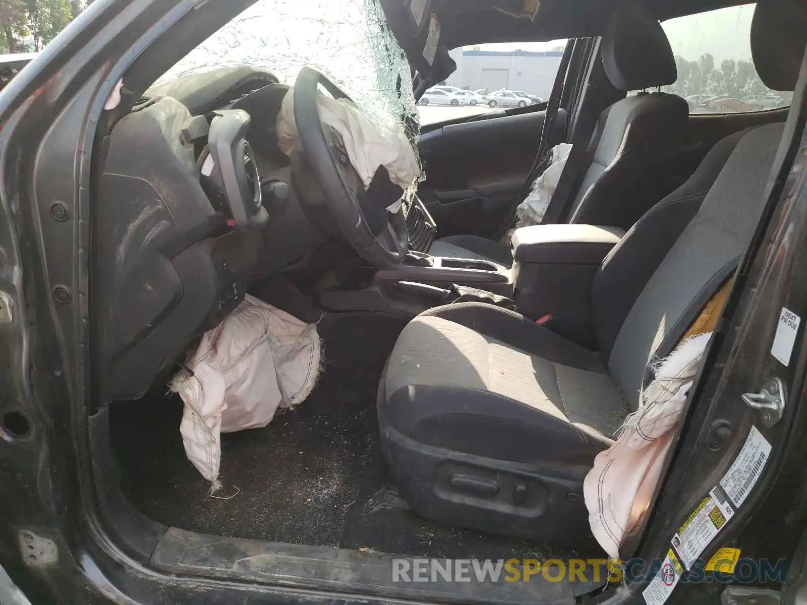 5 Photograph of a damaged car 3TMCZ5AN6LM331337 TOYOTA TACOMA 2020