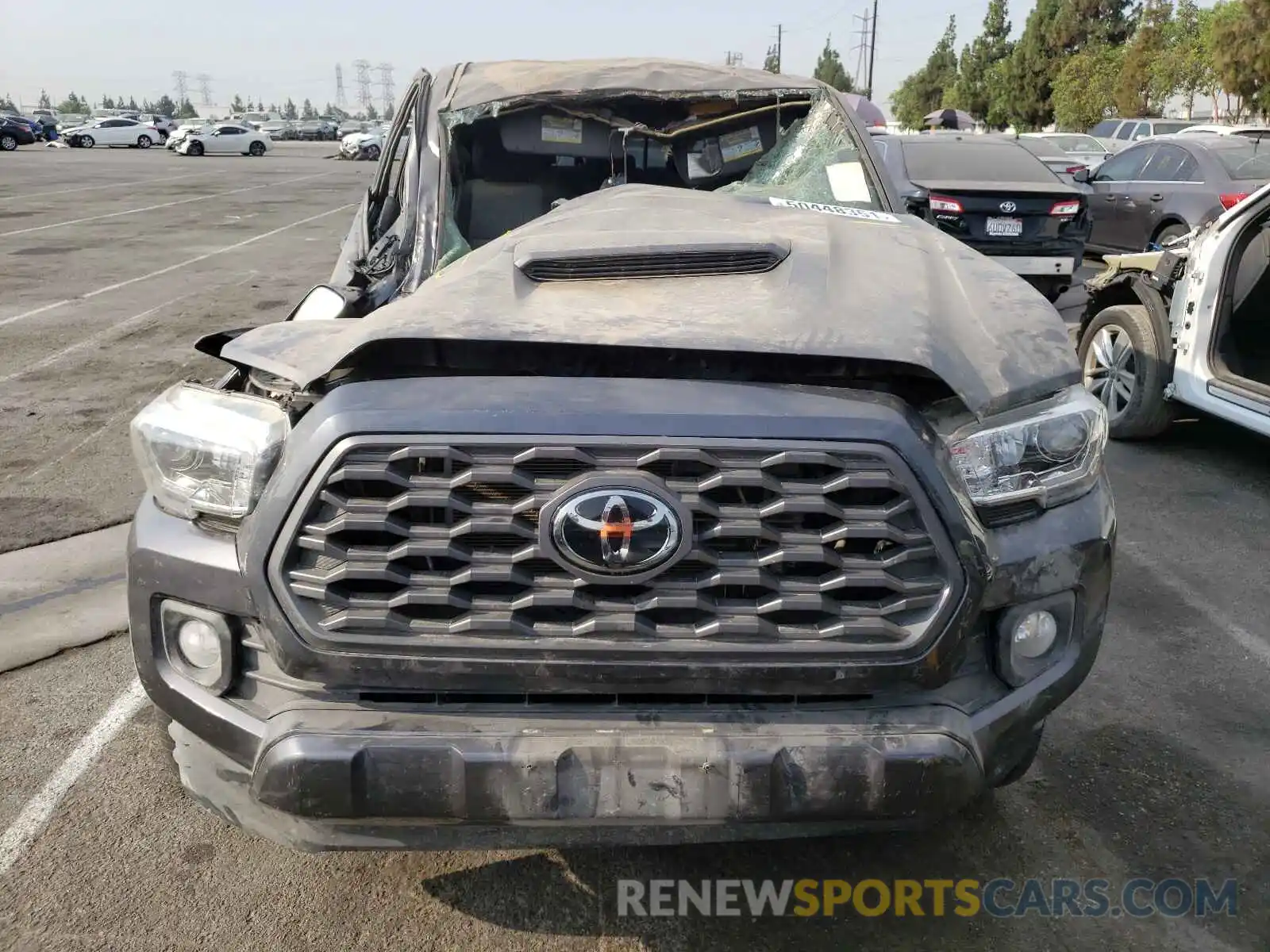 9 Photograph of a damaged car 3TMCZ5AN6LM331337 TOYOTA TACOMA 2020