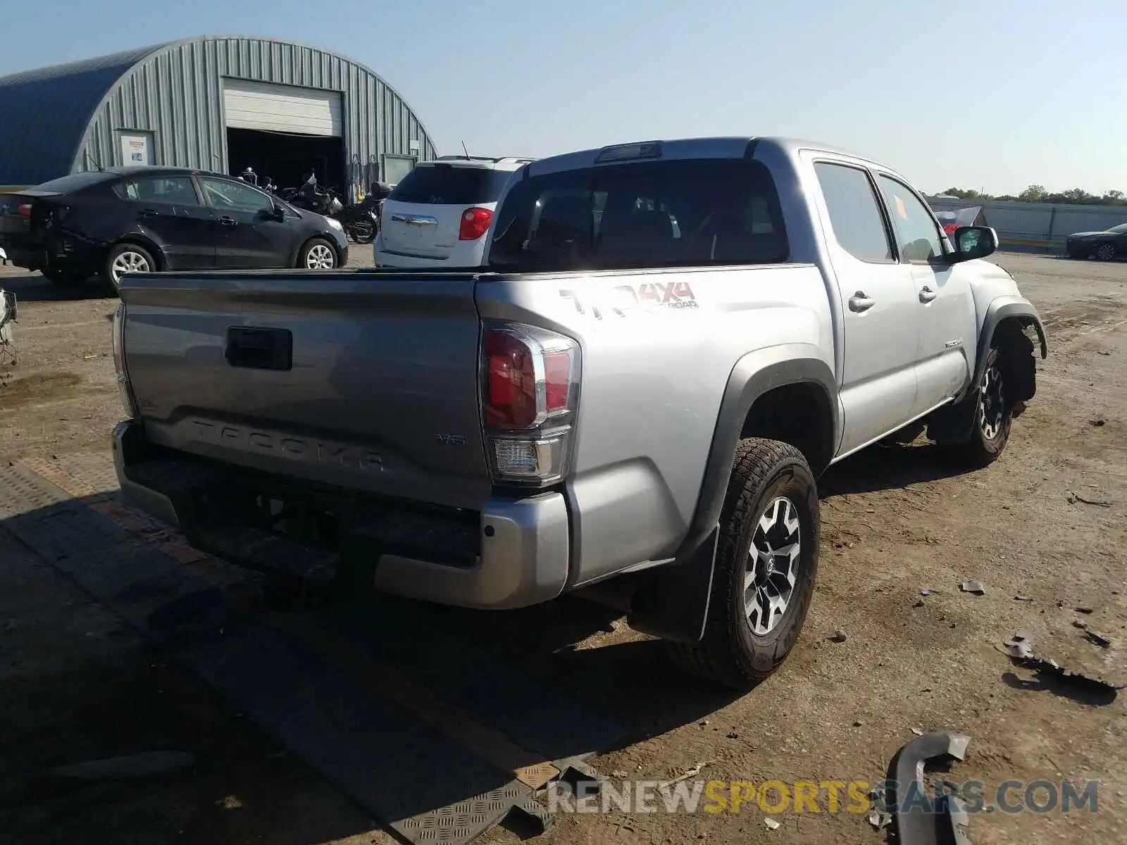 4 Photograph of a damaged car 3TMCZ5AN6LM331726 TOYOTA TACOMA 2020