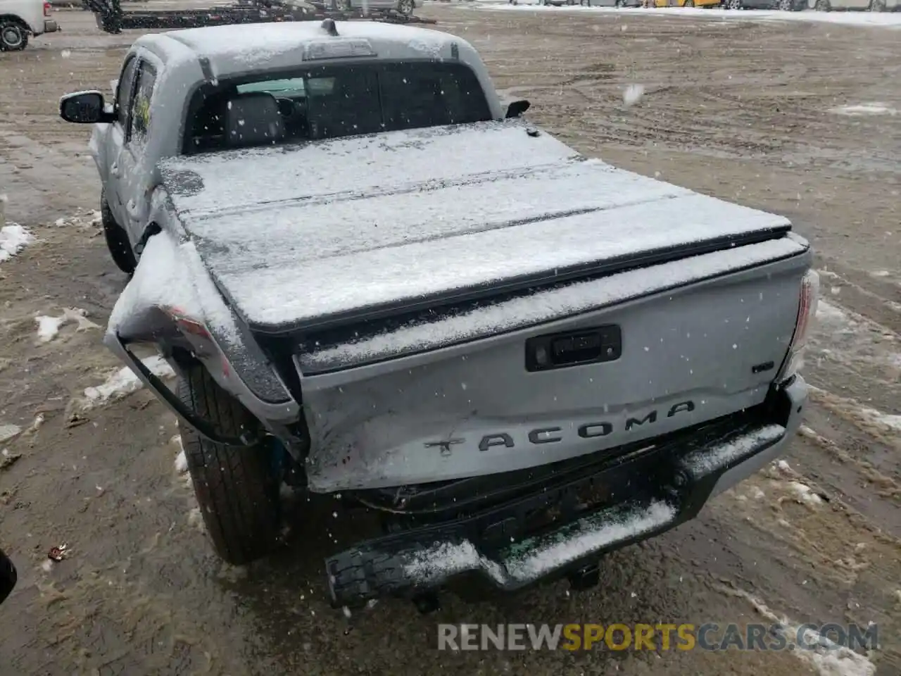 3 Фотография поврежденного автомобиля 3TMCZ5AN6LM336277 TOYOTA TACOMA 2020