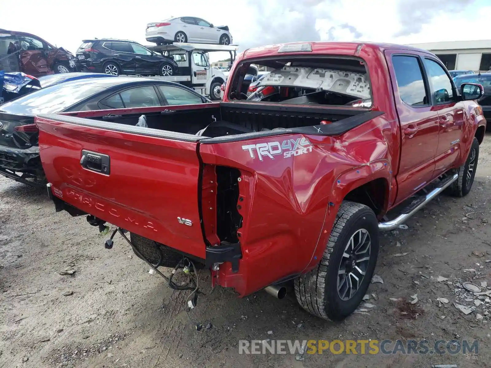 4 Photograph of a damaged car 3TMCZ5AN6LM343505 TOYOTA TACOMA 2020