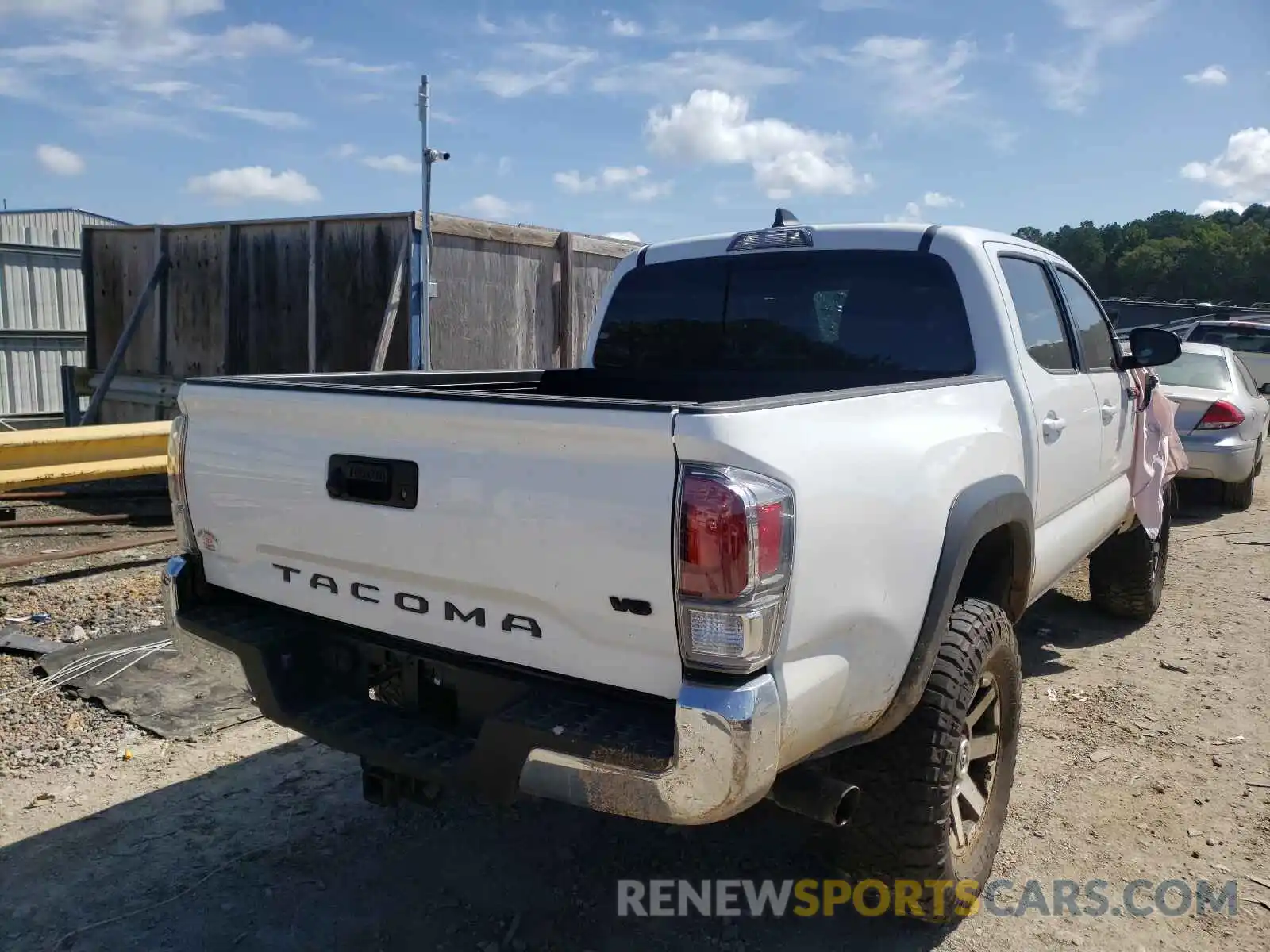 4 Photograph of a damaged car 3TMCZ5AN6LM343522 TOYOTA TACOMA 2020