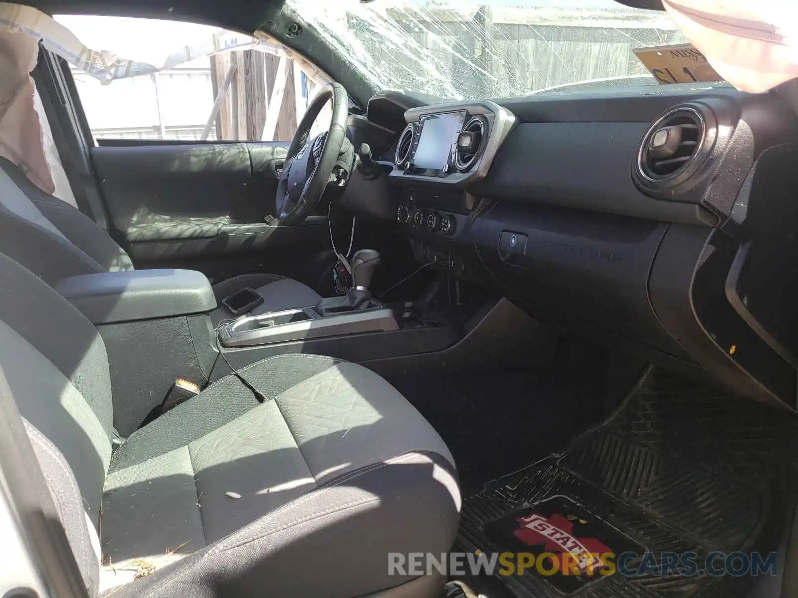 5 Photograph of a damaged car 3TMCZ5AN6LM343522 TOYOTA TACOMA 2020