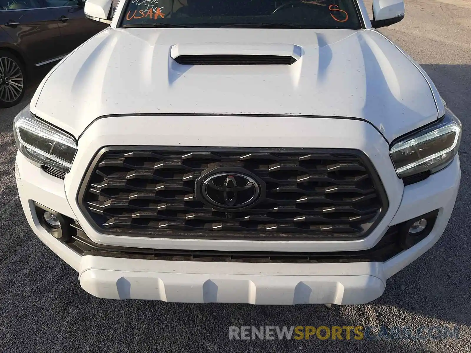 7 Photograph of a damaged car 3TMCZ5AN6LM343665 TOYOTA TACOMA 2020