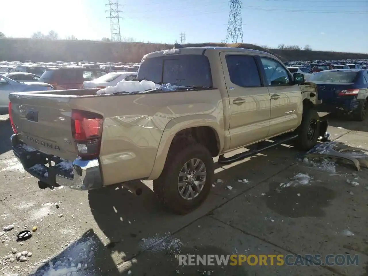 4 Photograph of a damaged car 3TMCZ5AN6LM345772 TOYOTA TACOMA 2020